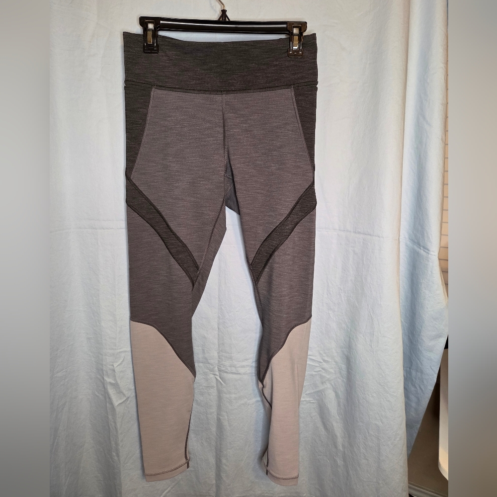 G277. Lululemon Early Extension High-Rise Tight 28" - Size 10